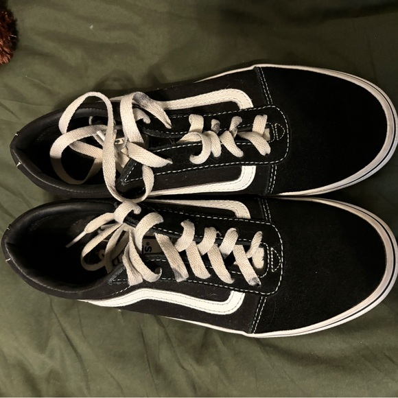 Black Vans - Picture 2 of 3